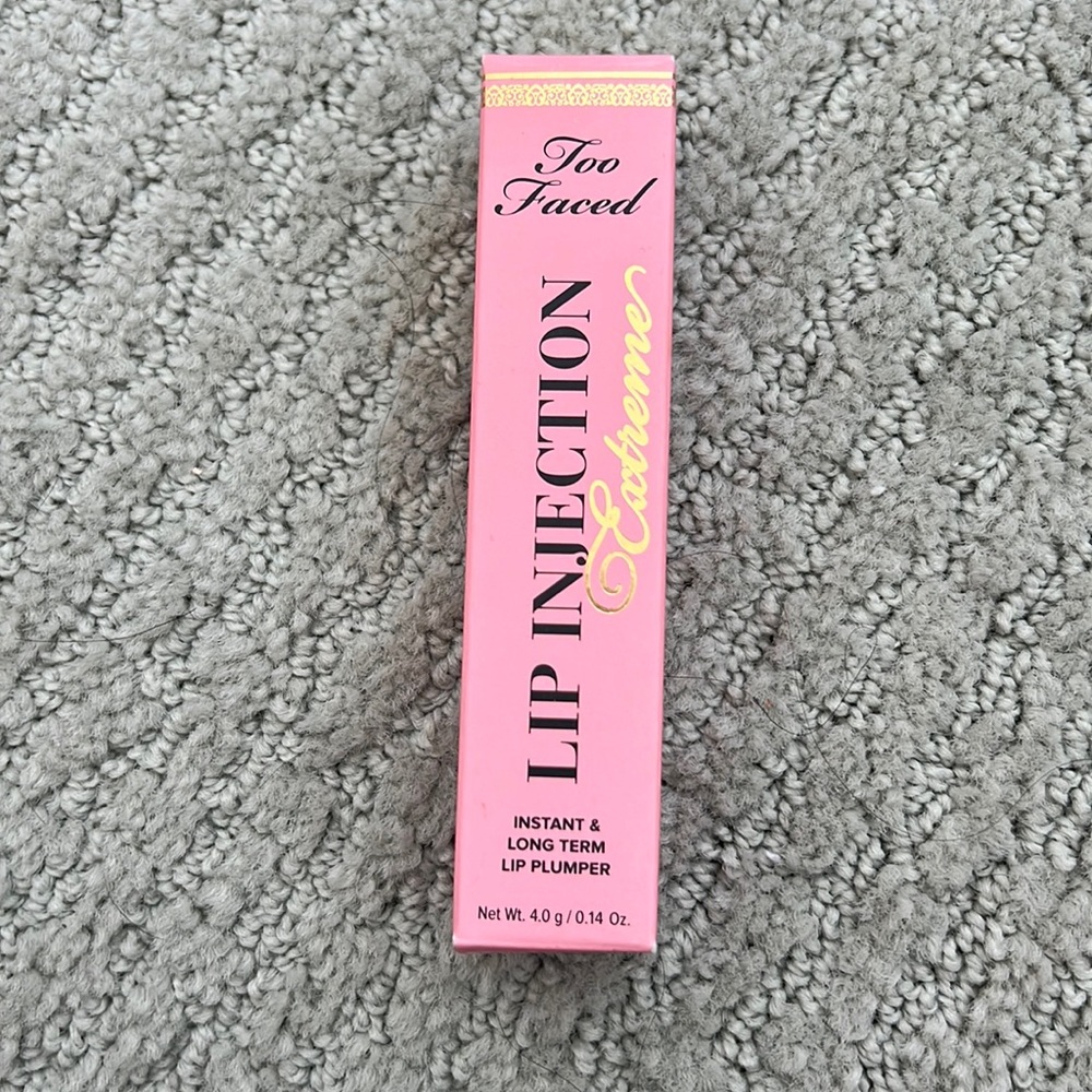 Too faced Lip injection